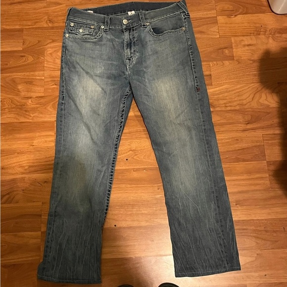 Mark shown in pictures CUT OFF LENGTH AT
BOTTOM AND RE STITCHED waist 36length39 - Picture 4 of 7